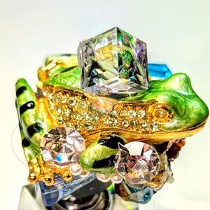 Wendy Gell, magical frog decorated perfume bottle. Swarovski and more.
